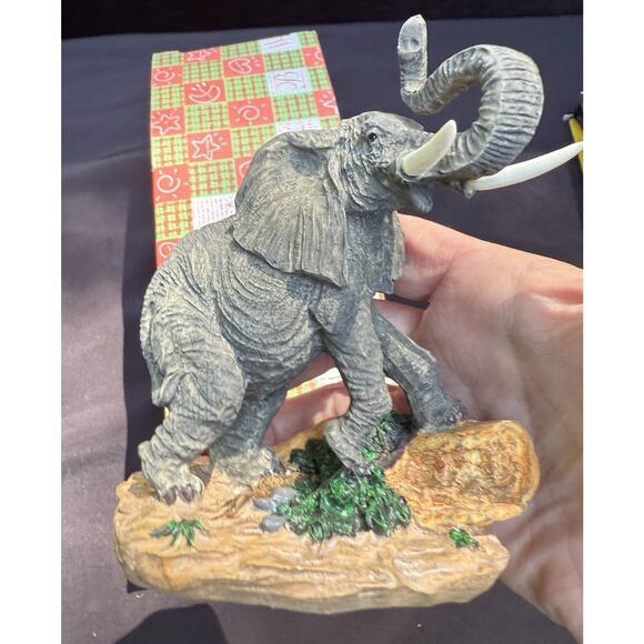 Vintage African elephant ornate statue Figurines Figure Brand New!! In Box! NIB - Picture 1 of 9